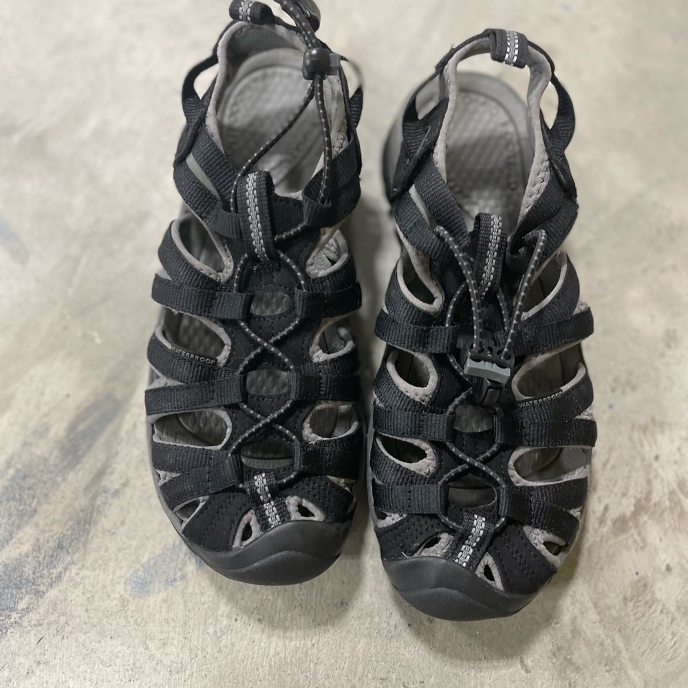 KEEN Womens Hiking Sandals Waterproof Enclosed toe size 6 Youth Outdoor - Picture 3 of 5